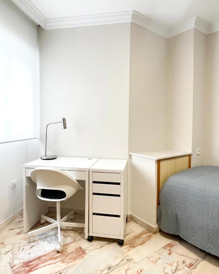 Holidays2Malaga Tomas De Echeverria 150 Mts To Beach & High Speed Wifi & Parking Daire Dış mekan fotoğraf