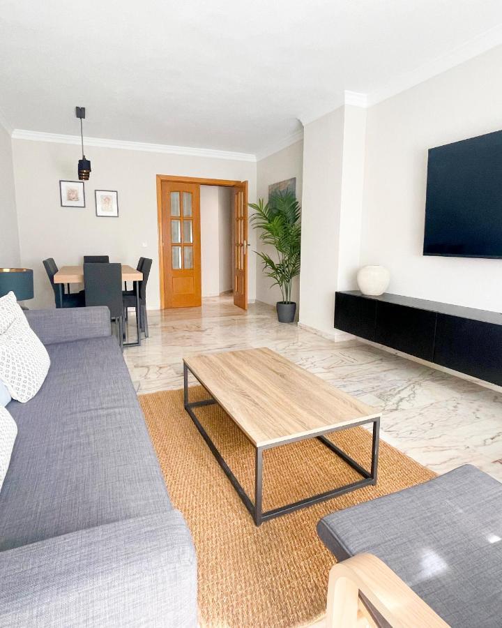 Holidays2Malaga Tomas De Echeverria 150 Mts To Beach & High Speed Wifi & Parking Daire Dış mekan fotoğraf