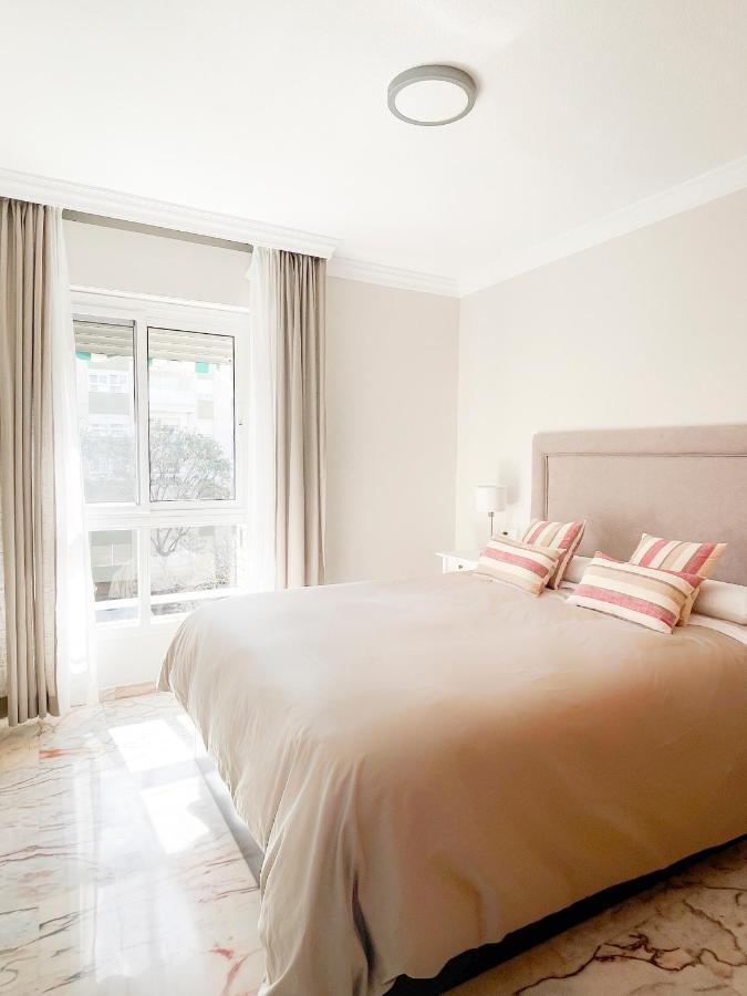 Holidays2Malaga Tomas De Echeverria 150 Mts To Beach & High Speed Wifi & Parking Daire Dış mekan fotoğraf
