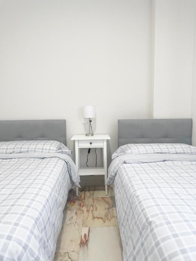 Holidays2Malaga Tomas De Echeverria 150 Mts To Beach & High Speed Wifi & Parking Daire Dış mekan fotoğraf