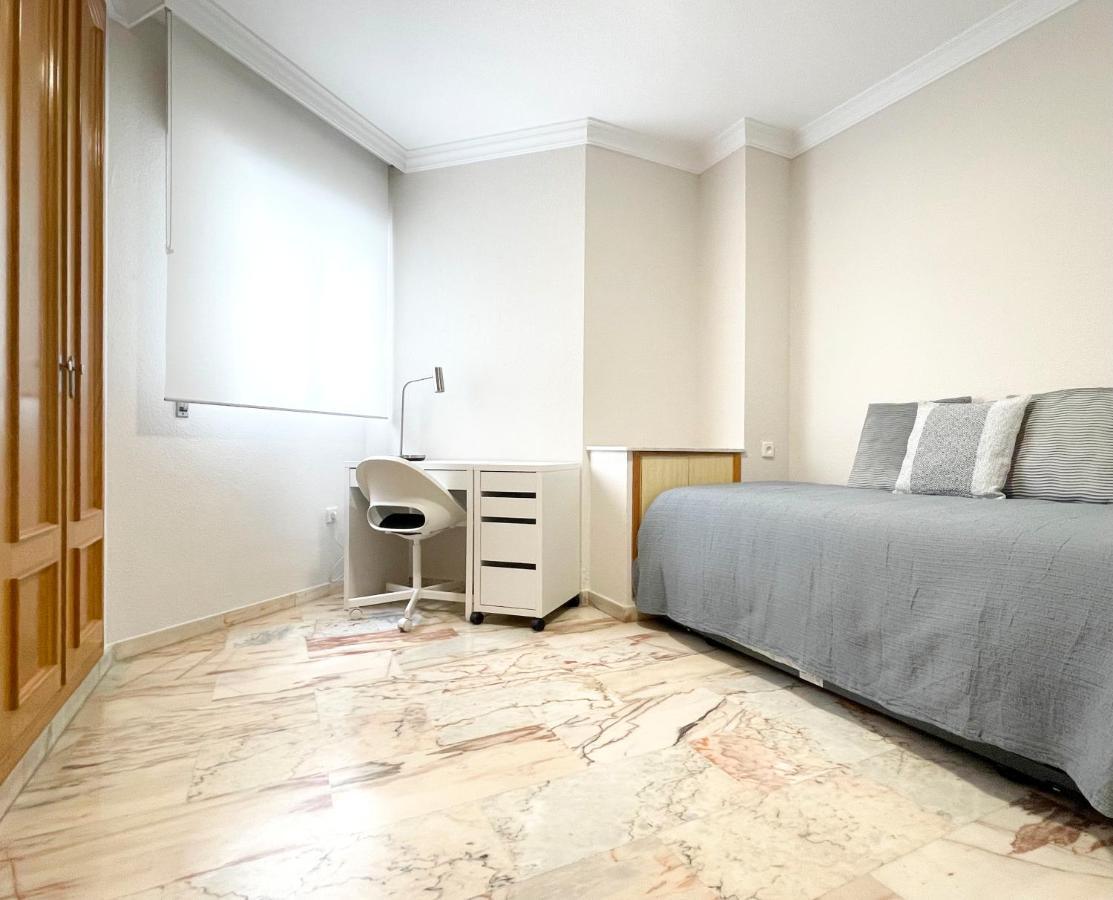 Holidays2Malaga Tomas De Echeverria 150 Mts To Beach & High Speed Wifi & Parking Daire Dış mekan fotoğraf
